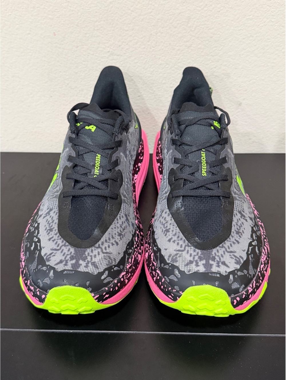 Size 12.5 - Hoka Speedgoat 6 “Black Neon Rose” - Picture 3 of 6
